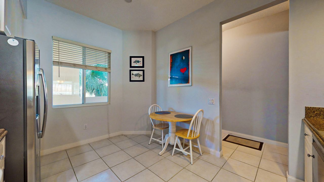 For Sale: $450,000 (2 beds, 2 baths, 1989 Square Feet)