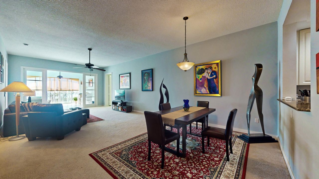 For Sale: $450,000 (2 beds, 2 baths, 1989 Square Feet)