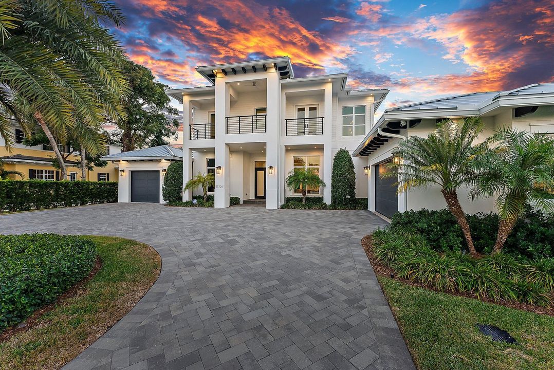 For Sale: $5,950,000 (5 beds, 4 baths, 4923 Square Feet)