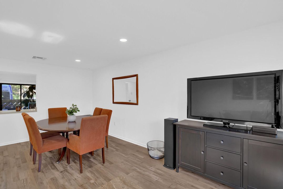 For Sale: $300,000 (3 beds, 2 baths, 1300 Square Feet)