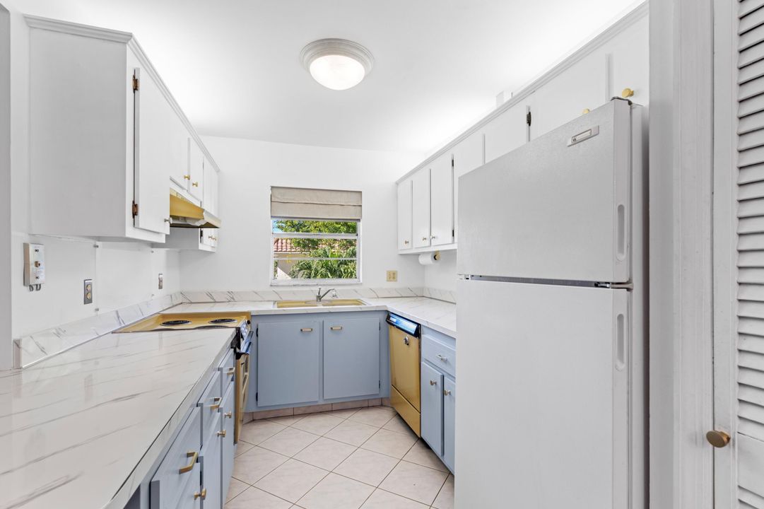 For Sale: $275,000 (3 beds, 2 baths, 1179 Square Feet)