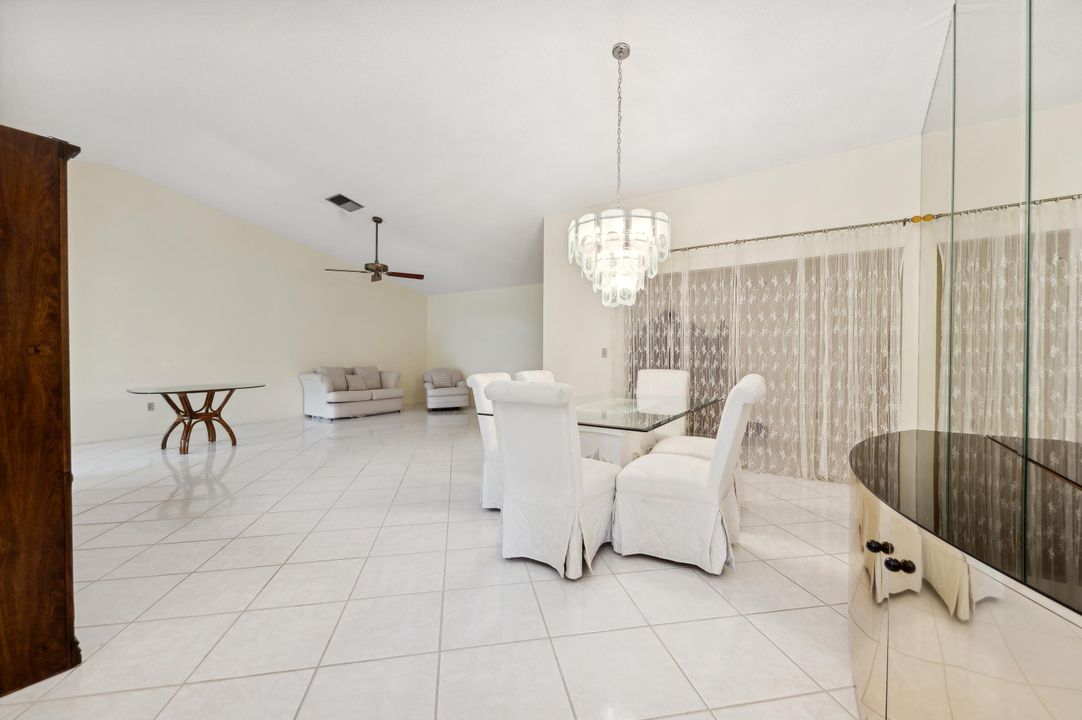 For Sale: $399,000 (2 beds, 2 baths, 1743 Square Feet)