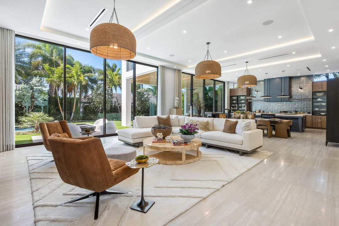 For Sale: $11,975,000 (5 beds, 7 baths, 6130 Square Feet)