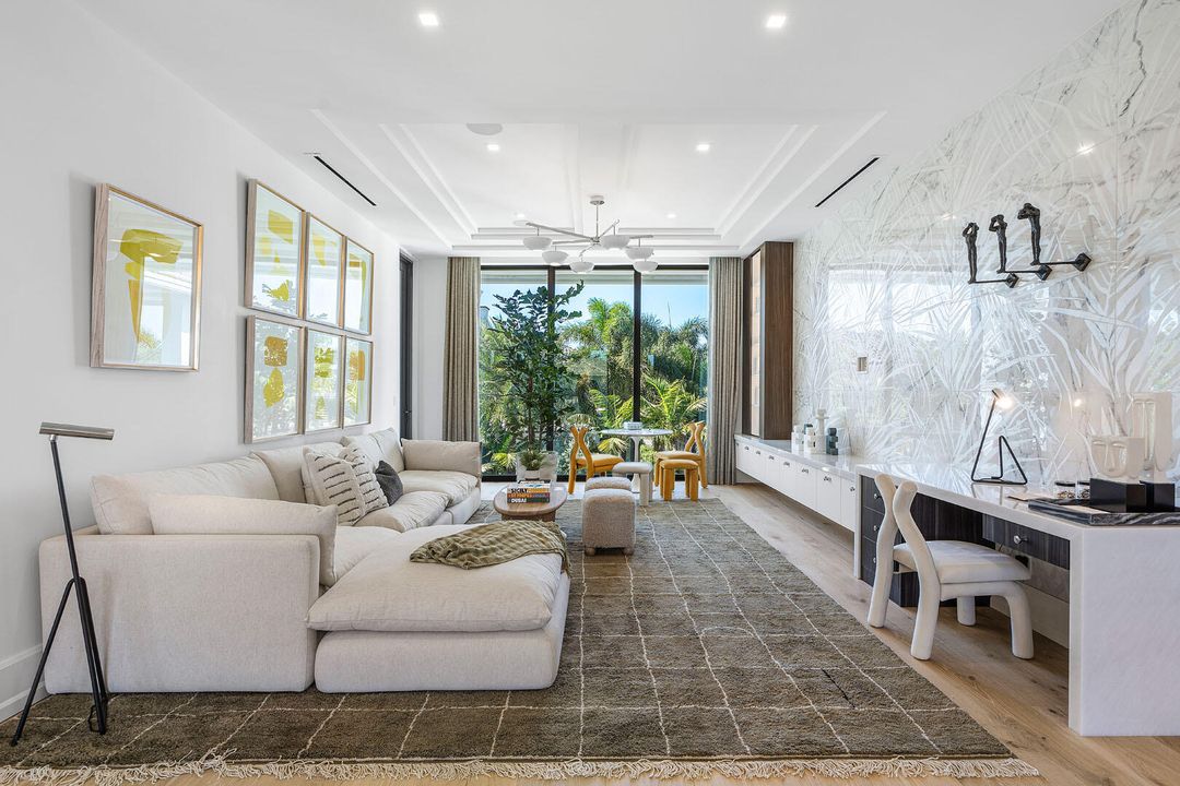 For Sale: $11,975,000 (5 beds, 7 baths, 6130 Square Feet)