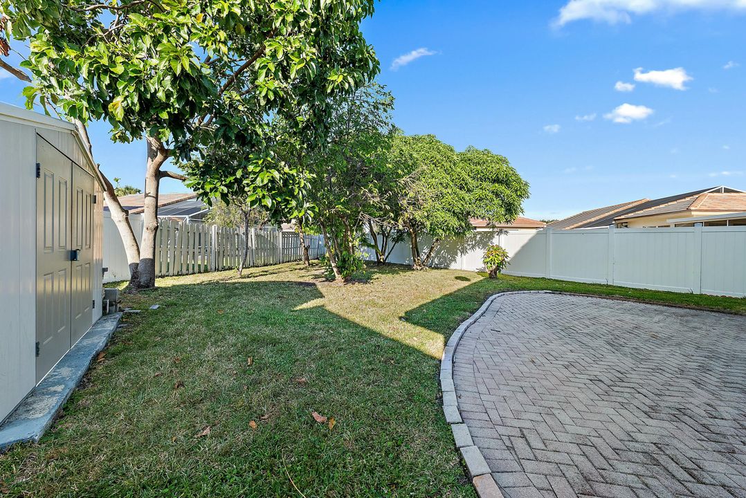 For Sale: $515,000 (3 beds, 2 baths, 1511 Square Feet)