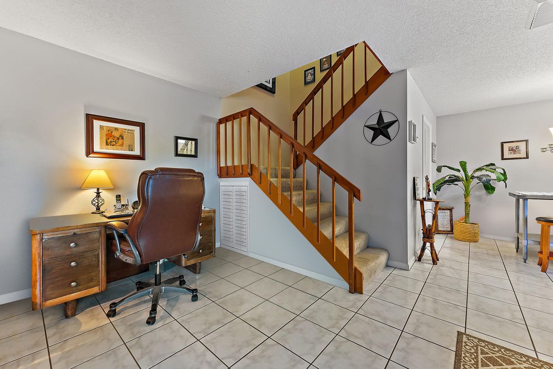 For Sale: $275,000 (2 beds, 2 baths, 1288 Square Feet)