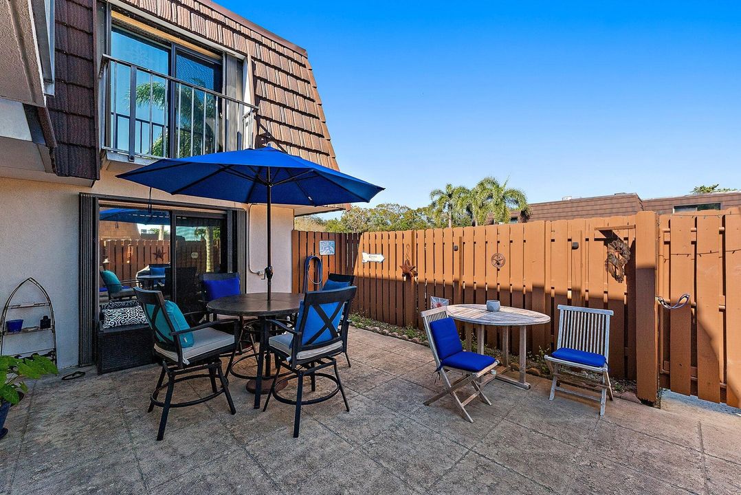 For Sale: $275,000 (2 beds, 2 baths, 1288 Square Feet)