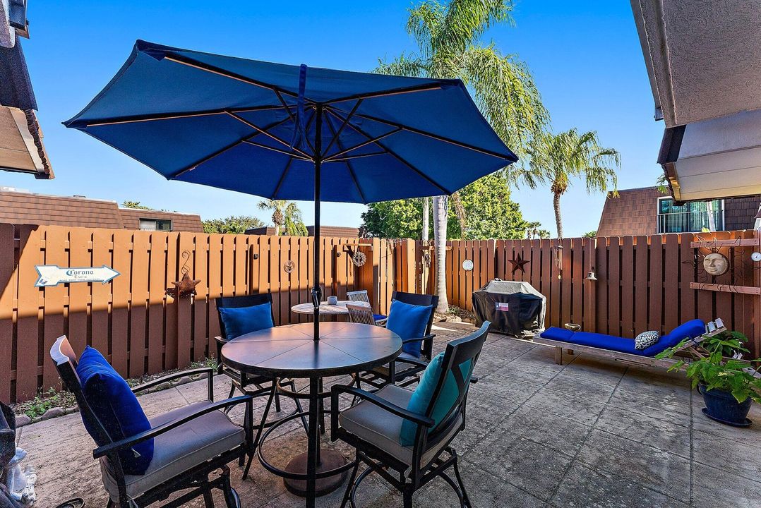 For Sale: $275,000 (2 beds, 2 baths, 1288 Square Feet)