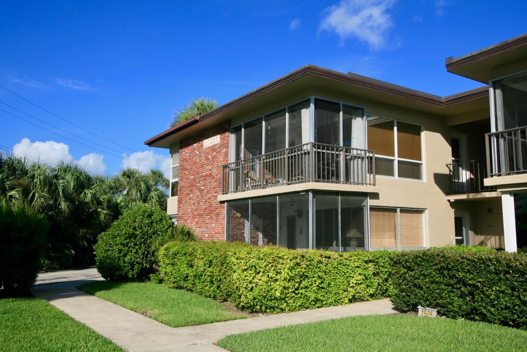 Active With Contract: $4,100 (2 beds, 2 baths, 1015 Square Feet)