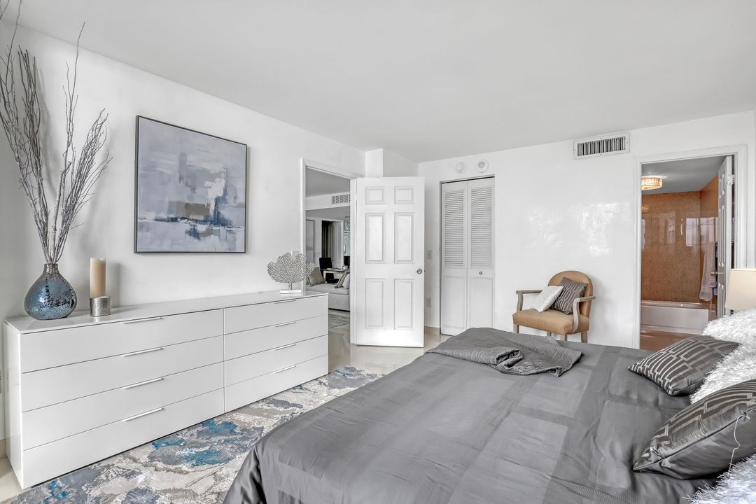 For Sale: $485,000 (2 beds, 2 baths, 1170 Square Feet)