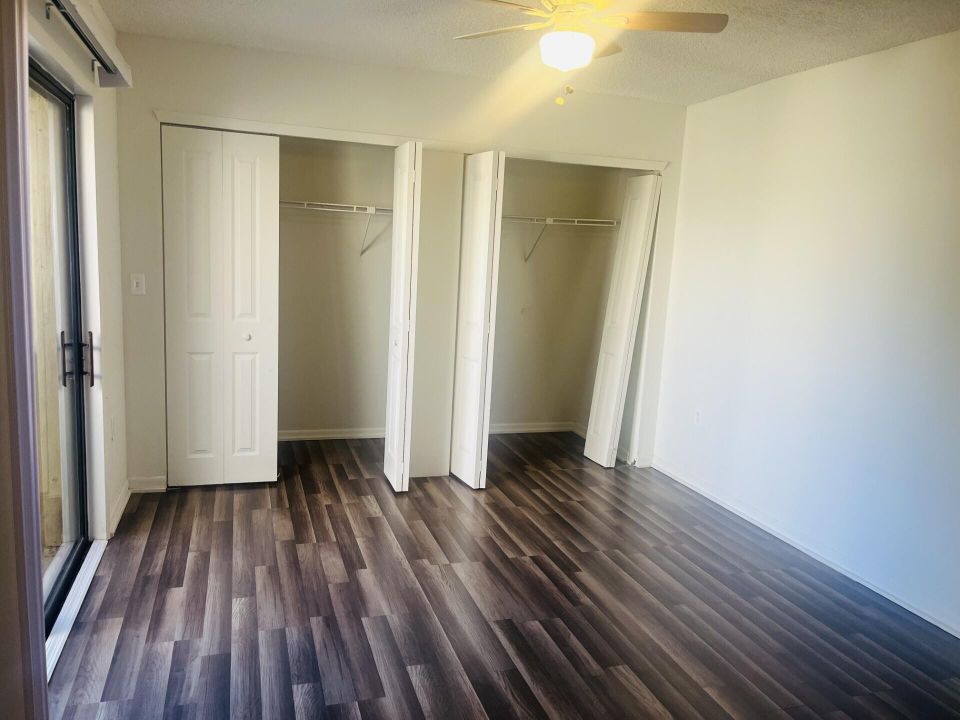 For Sale: $224,900 (2 beds, 2 baths, 1170 Square Feet)