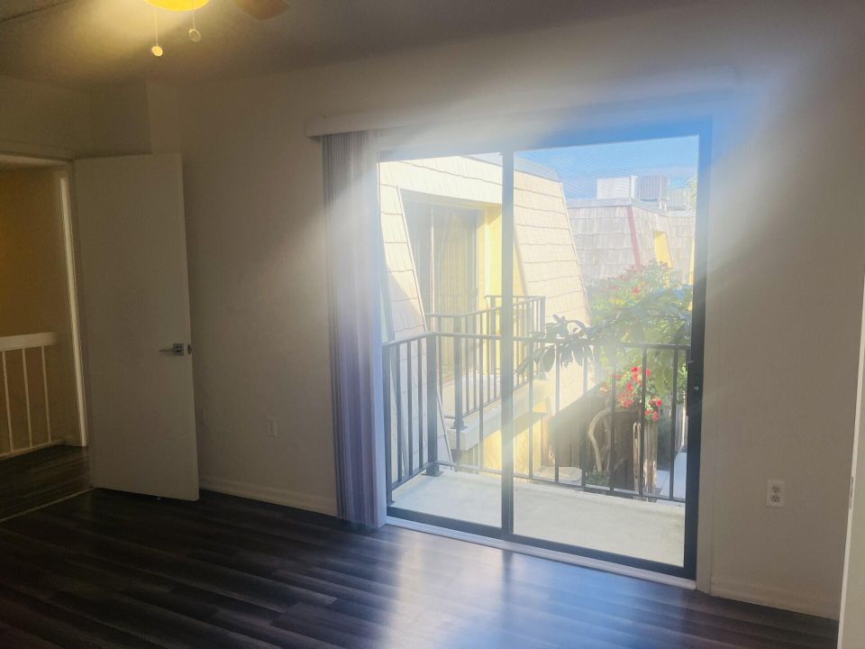 For Sale: $224,900 (2 beds, 2 baths, 1170 Square Feet)