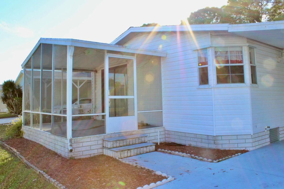 For Sale: $160,000 (2 beds, 2 baths, 826 Square Feet)