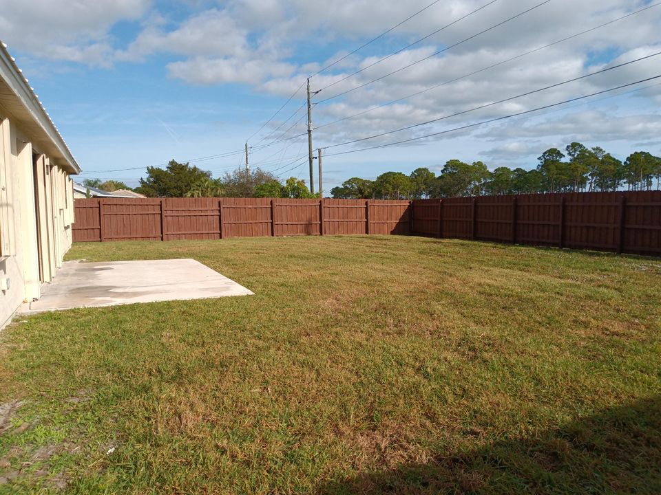 For Sale: $399,999 (3 beds, 2 baths, 1358 Square Feet)