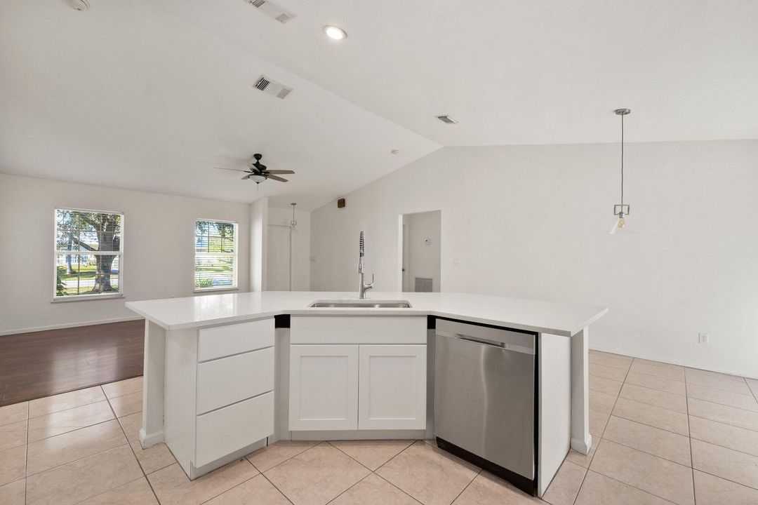 For Sale: $380,000 (3 beds, 2 baths, 1410 Square Feet)