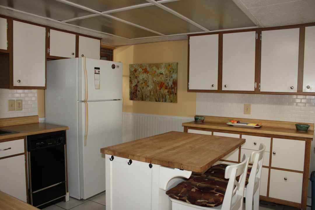 For Sale: $140,000 (2 beds, 2 baths, 960 Square Feet)