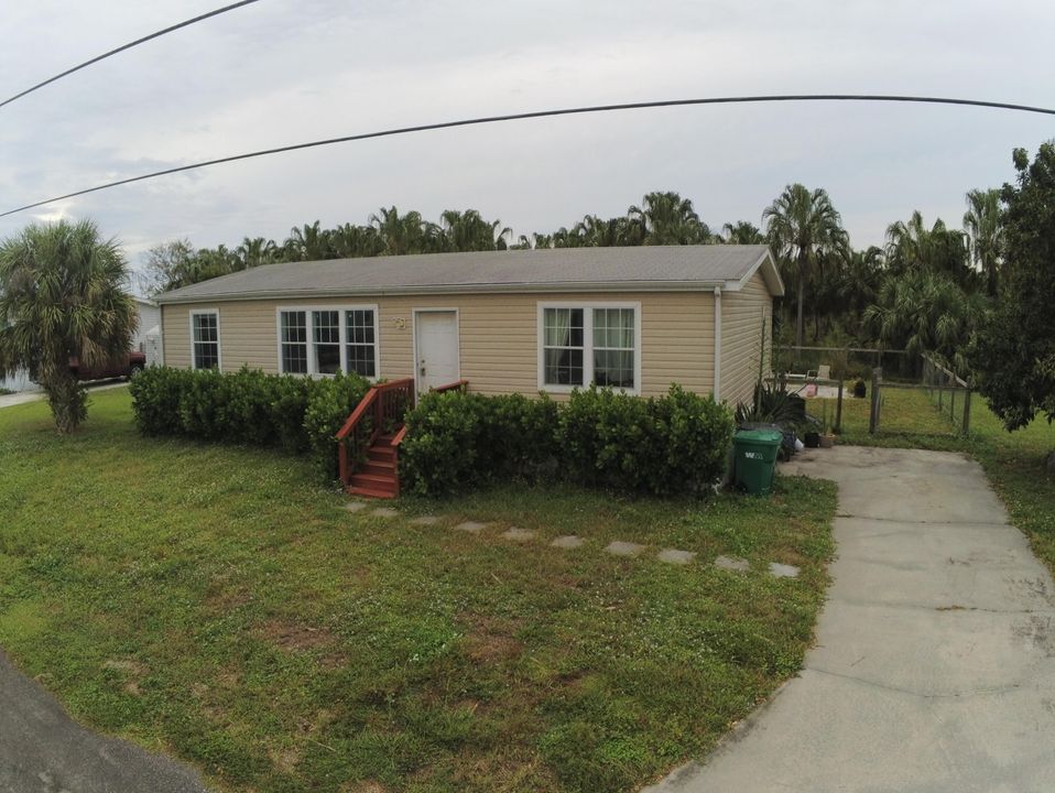 For Sale: $220,000 (3 beds, 2 baths, 1191 Square Feet)