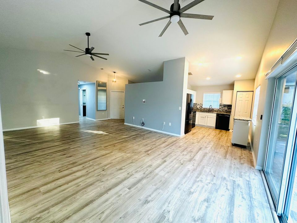 For Rent: $2,300 (2 beds, 2 baths, 1330 Square Feet)