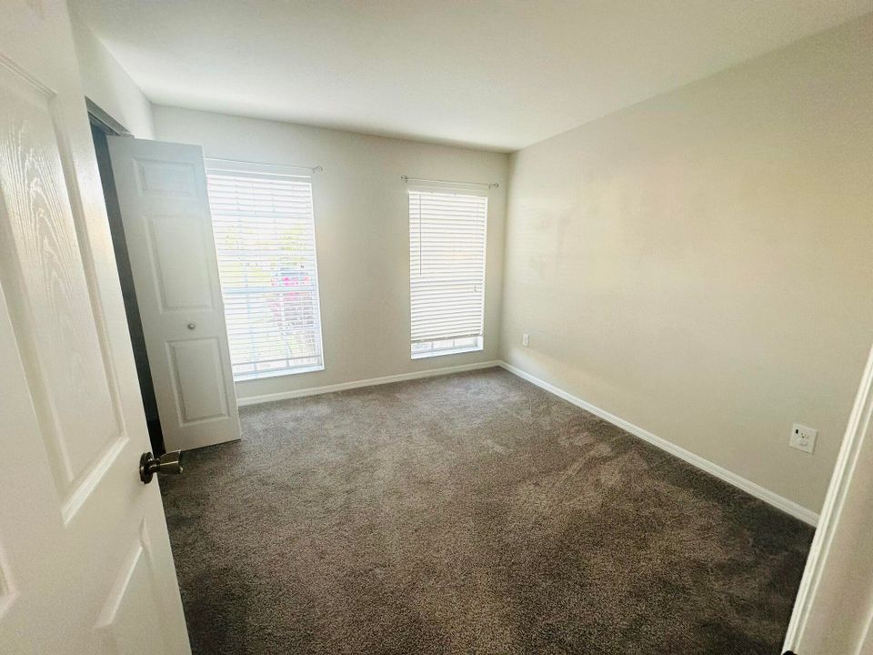 For Rent: $2,300 (2 beds, 2 baths, 1330 Square Feet)