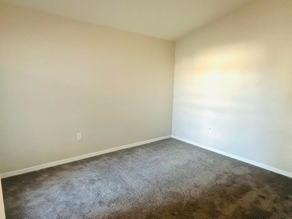 For Rent: $2,300 (2 beds, 2 baths, 1330 Square Feet)