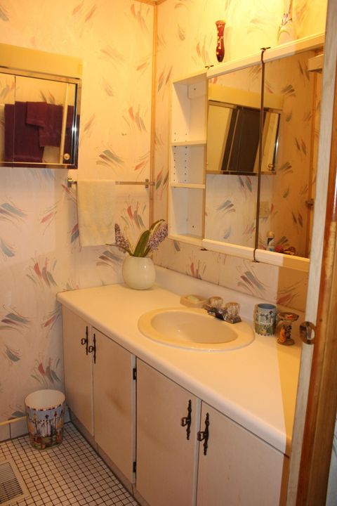 For Sale: $140,000 (2 beds, 2 baths, 960 Square Feet)