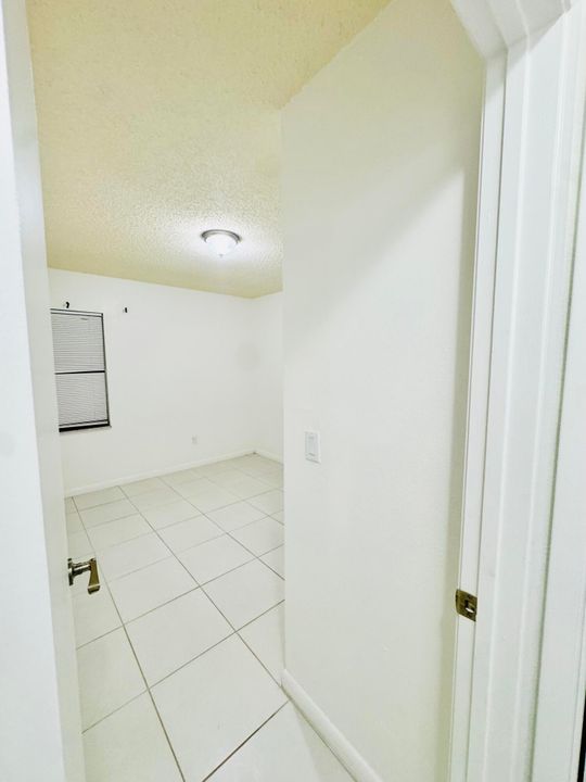 For Rent: $1,950 (2 beds, 2 baths, 1061 Square Feet)