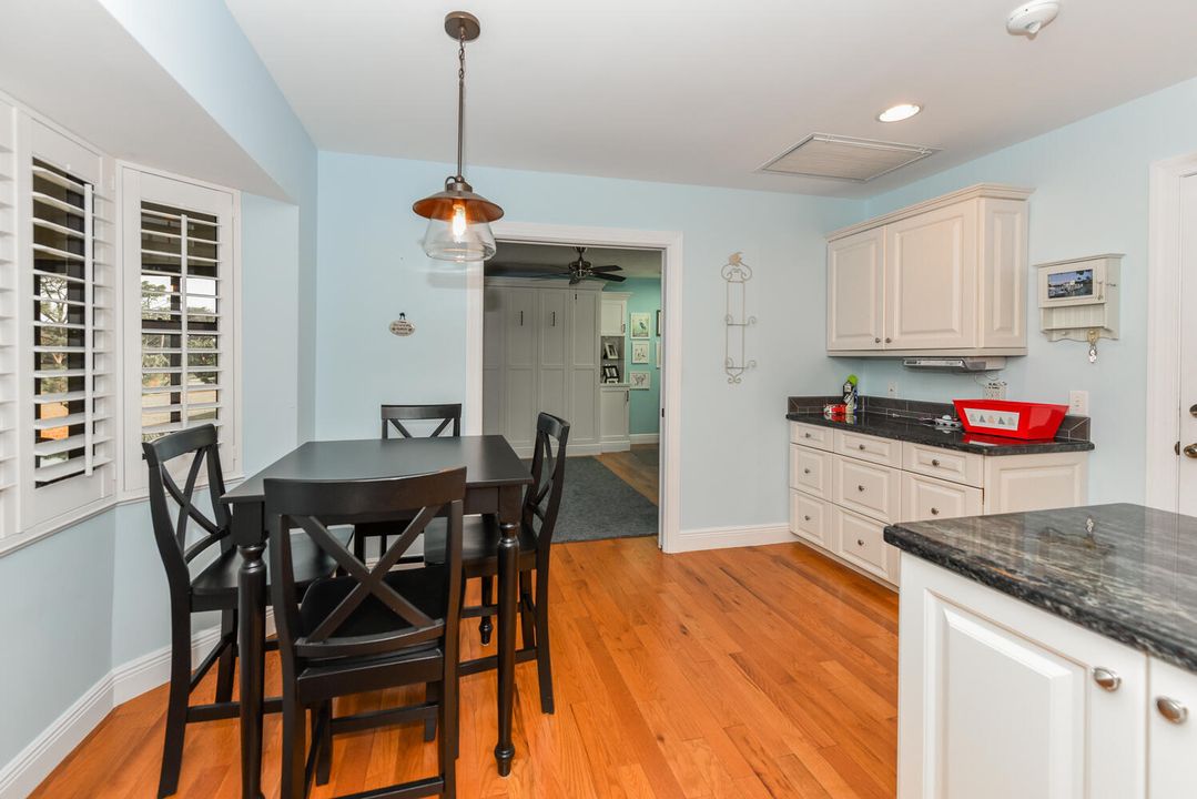 For Sale: $569,000 (2 beds, 2 baths, 2043 Square Feet)