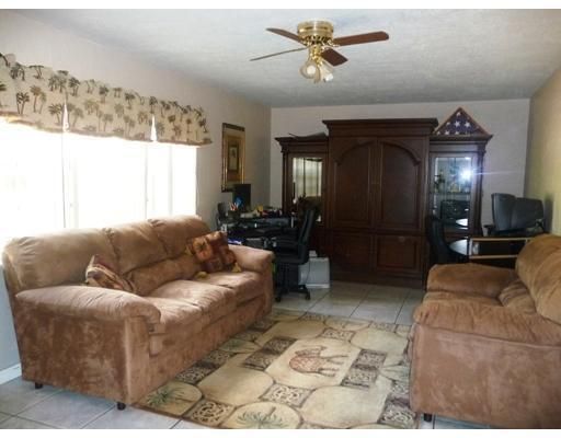 For Sale: $500,000 (5 beds, 2 baths, 1680 Square Feet)