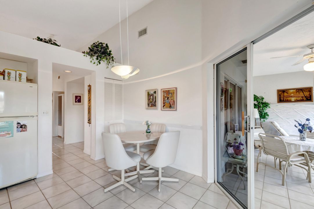 For Sale: $390,000 (2 beds, 2 baths, 1727 Square Feet)