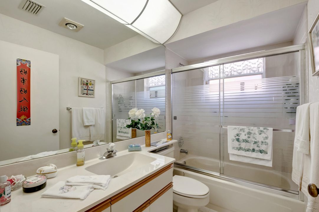 For Sale: $390,000 (2 beds, 2 baths, 1727 Square Feet)