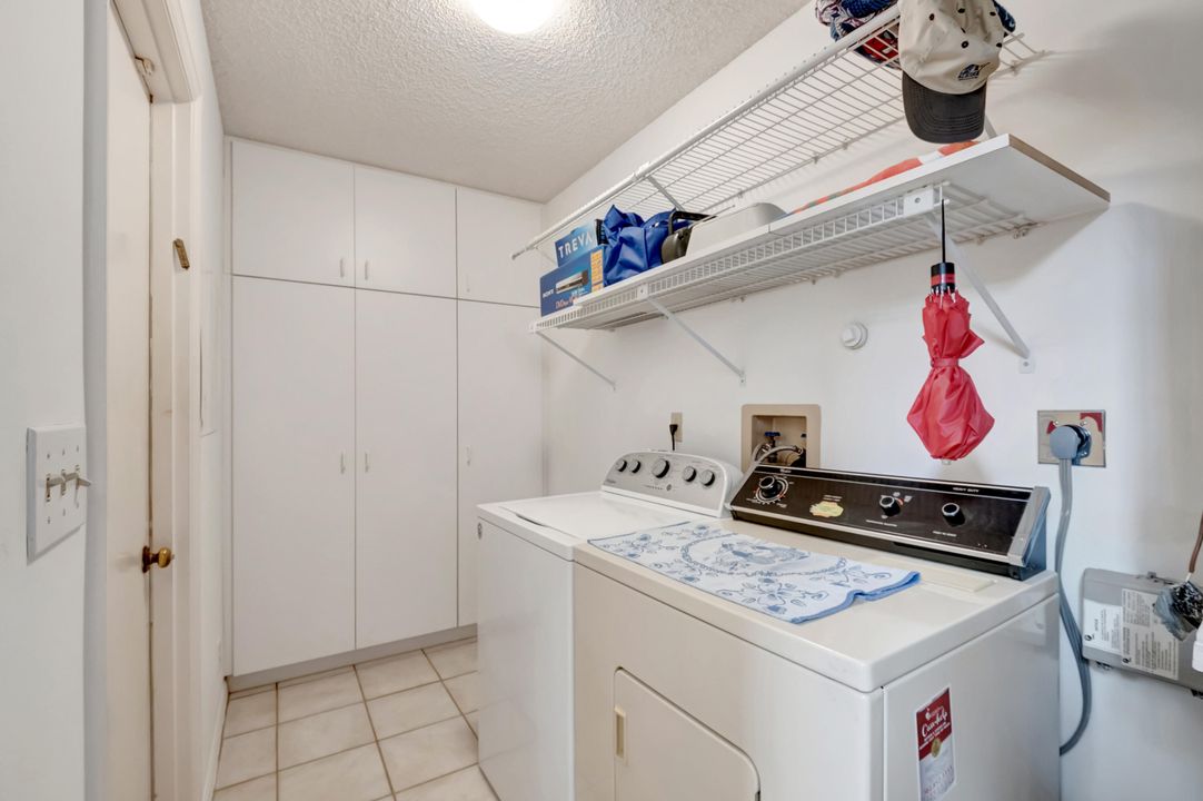 For Sale: $390,000 (2 beds, 2 baths, 1727 Square Feet)