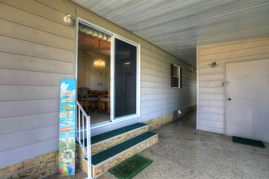 For Sale: $279,900 (2 beds, 2 baths, 1352 Square Feet)