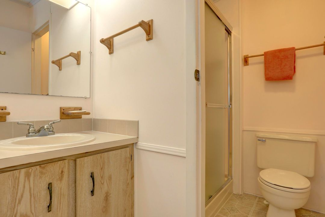 For Sale: $279,900 (2 beds, 2 baths, 1352 Square Feet)