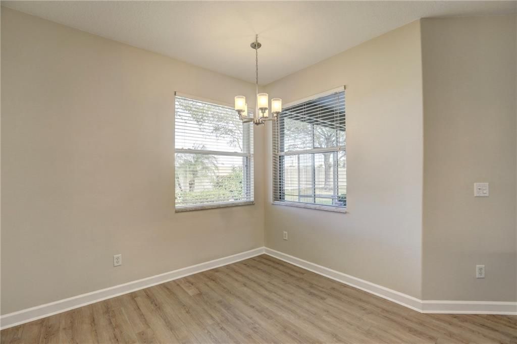 For Sale: $369,900 (3 beds, 2 baths, 1622 Square Feet)