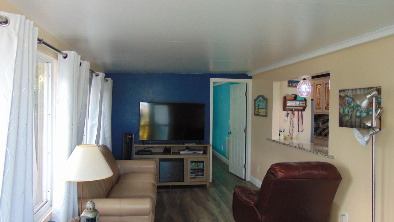 For Sale: $447,250 (2 beds, 2 baths, 428 Square Feet)