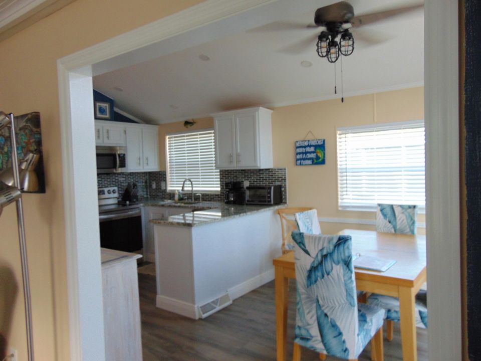 For Sale: $447,250 (2 beds, 2 baths, 428 Square Feet)