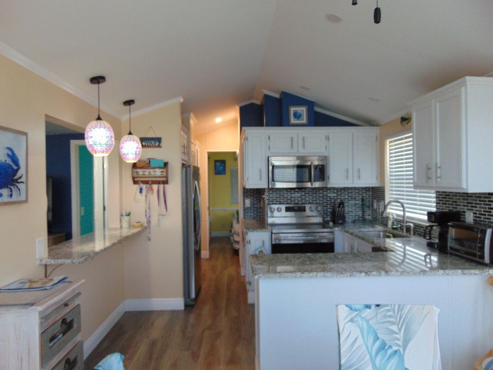 For Sale: $447,250 (2 beds, 2 baths, 428 Square Feet)