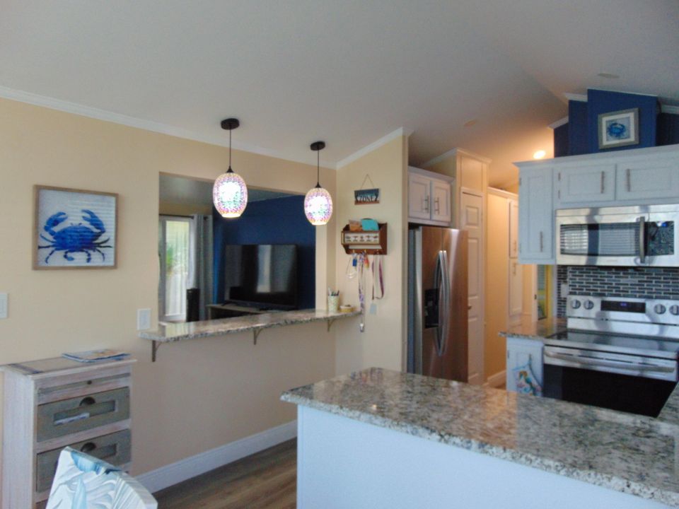 For Sale: $447,250 (2 beds, 2 baths, 428 Square Feet)