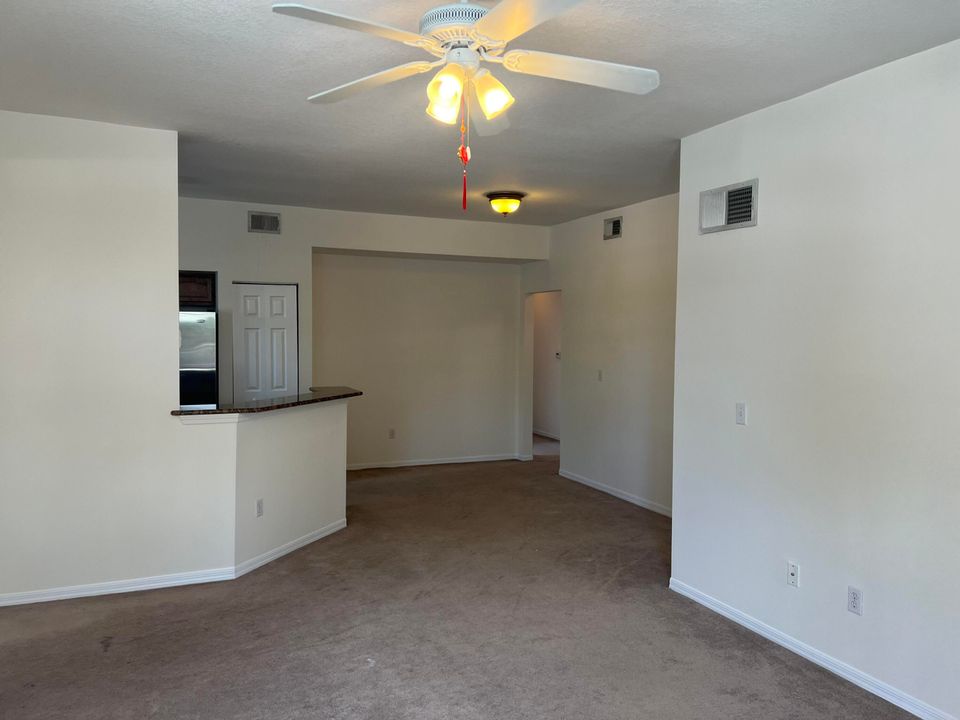 For Sale: $299,000 (2 beds, 2 baths, 1125 Square Feet)