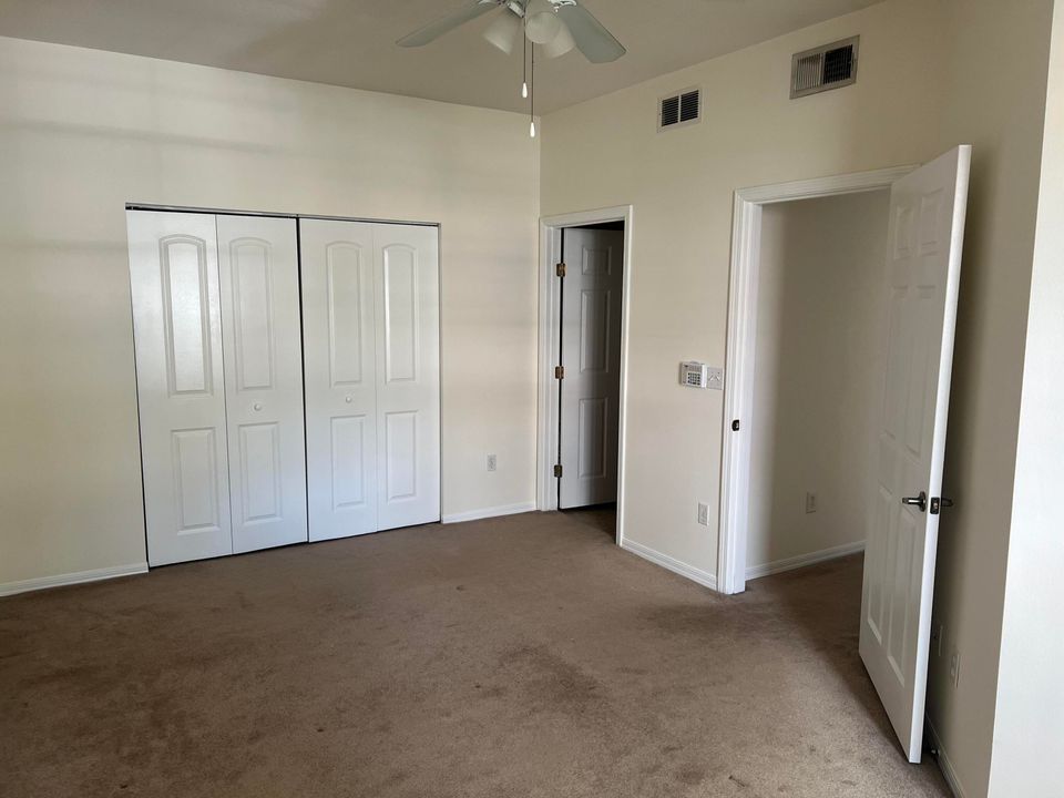 For Sale: $299,000 (2 beds, 2 baths, 1125 Square Feet)