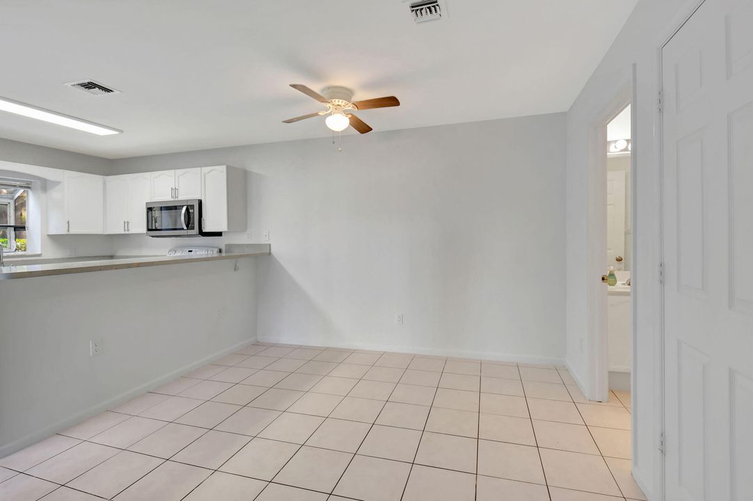 For Sale: $309,000 (2 beds, 2 baths, 1272 Square Feet)