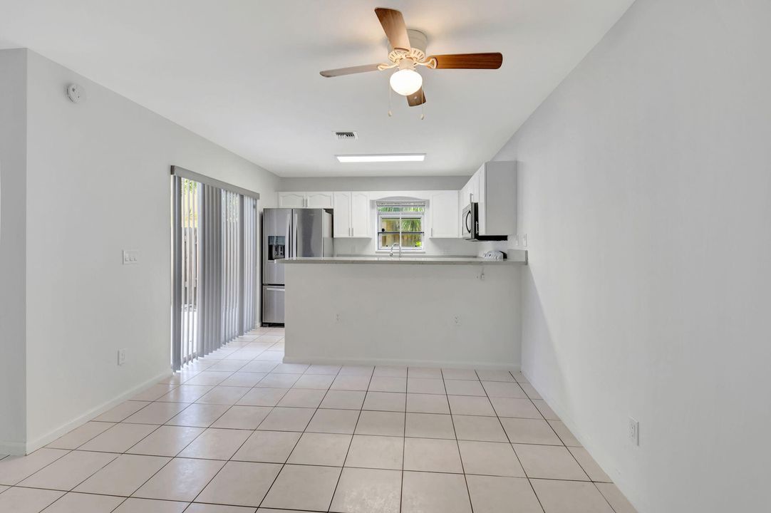 For Sale: $309,000 (2 beds, 2 baths, 1272 Square Feet)