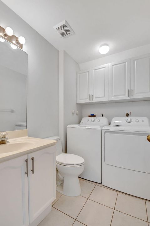 For Sale: $309,000 (2 beds, 2 baths, 1272 Square Feet)