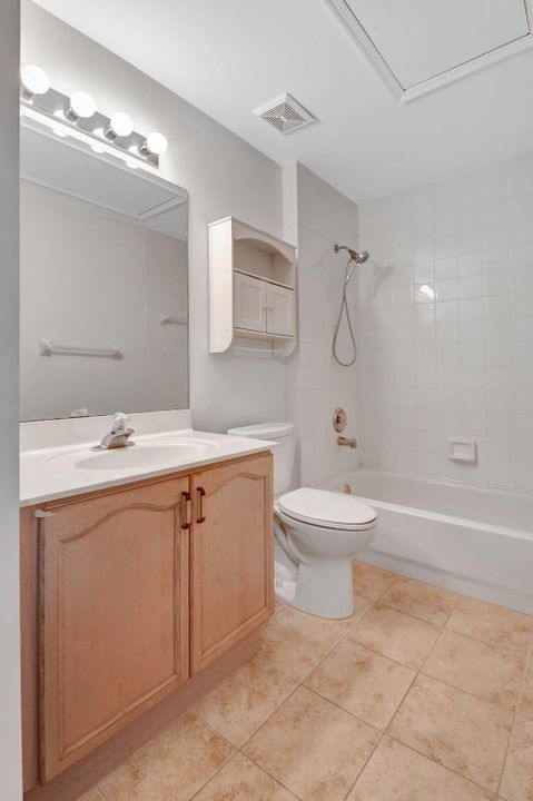 For Sale: $309,000 (2 beds, 2 baths, 1272 Square Feet)