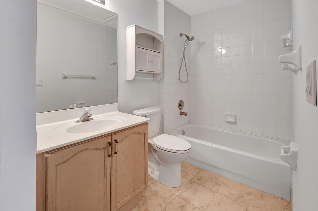 For Sale: $309,000 (2 beds, 2 baths, 1272 Square Feet)