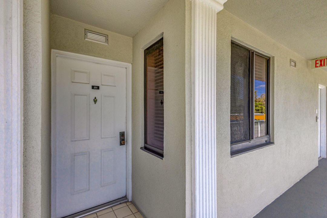 For Sale: $249,000 (2 beds, 2 baths, 1385 Square Feet)