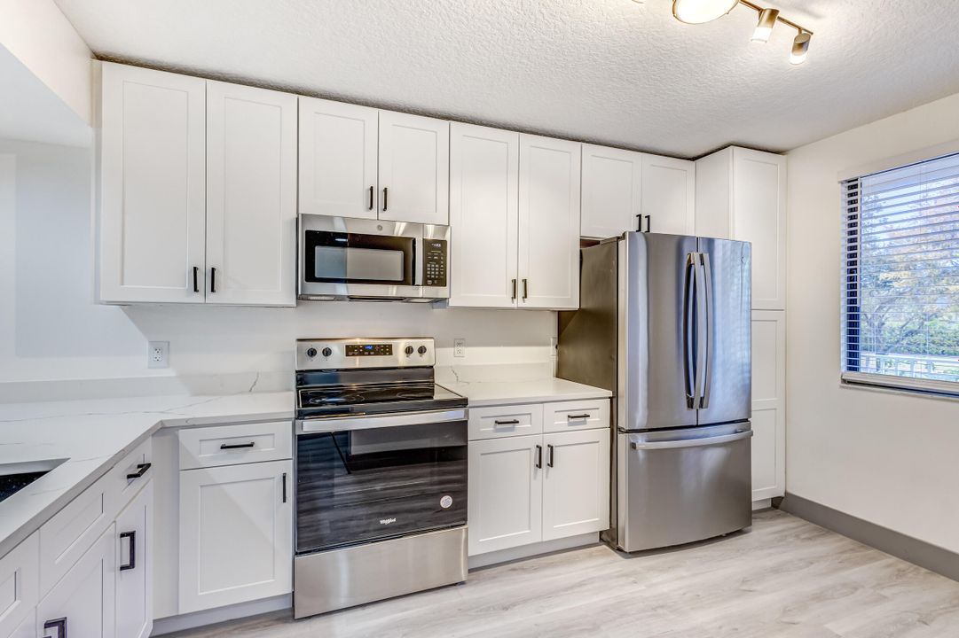 For Sale: $249,000 (2 beds, 2 baths, 1385 Square Feet)