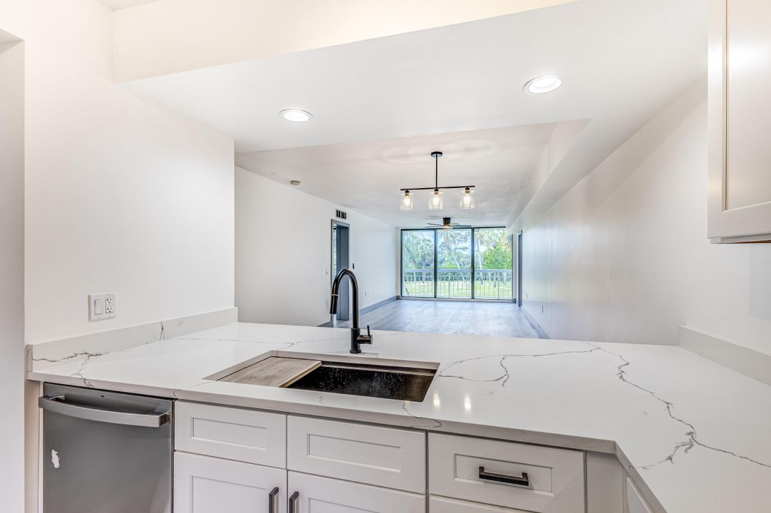 For Sale: $249,000 (2 beds, 2 baths, 1385 Square Feet)