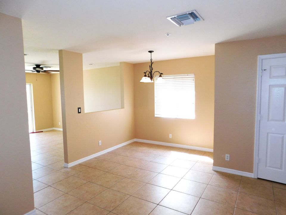 For Sale: $385,000 (3 beds, 2 baths, 1868 Square Feet)