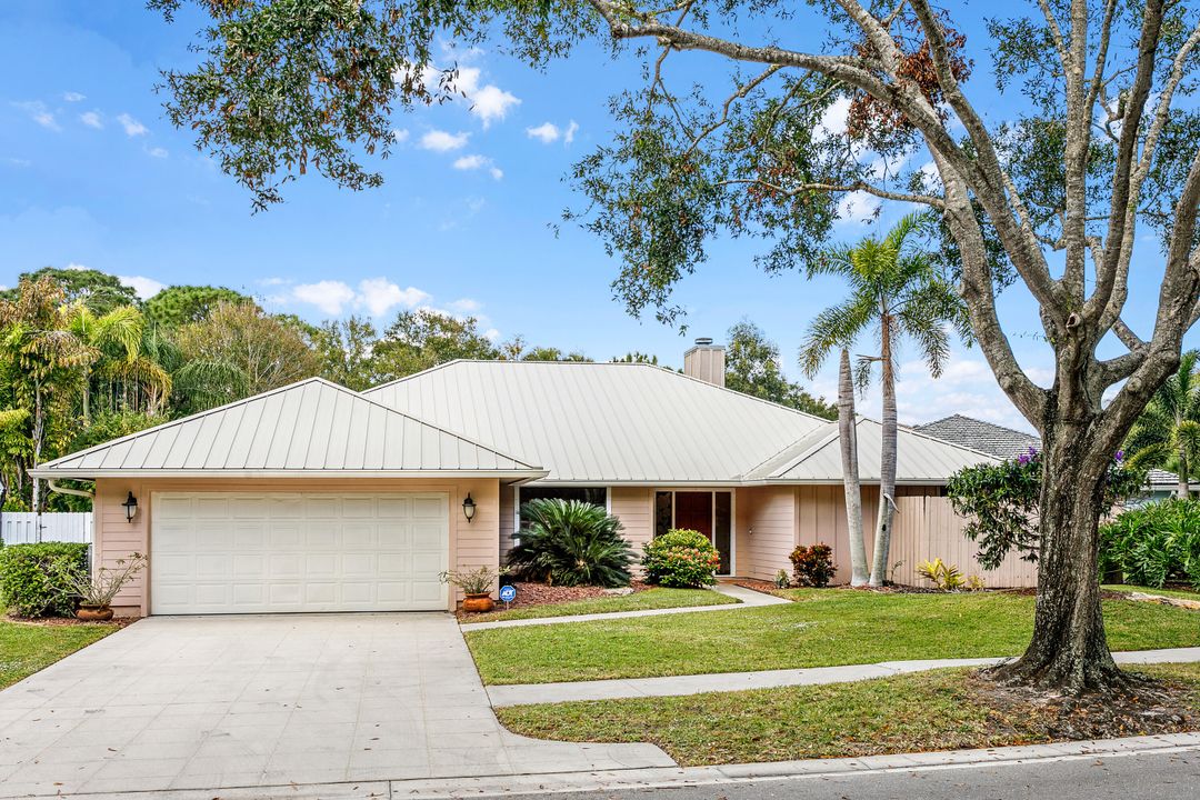 For Sale: $798,000 (4 beds, 2 baths, 2230 Square Feet)